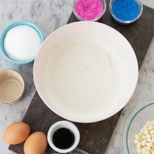 gender reveal cupcake